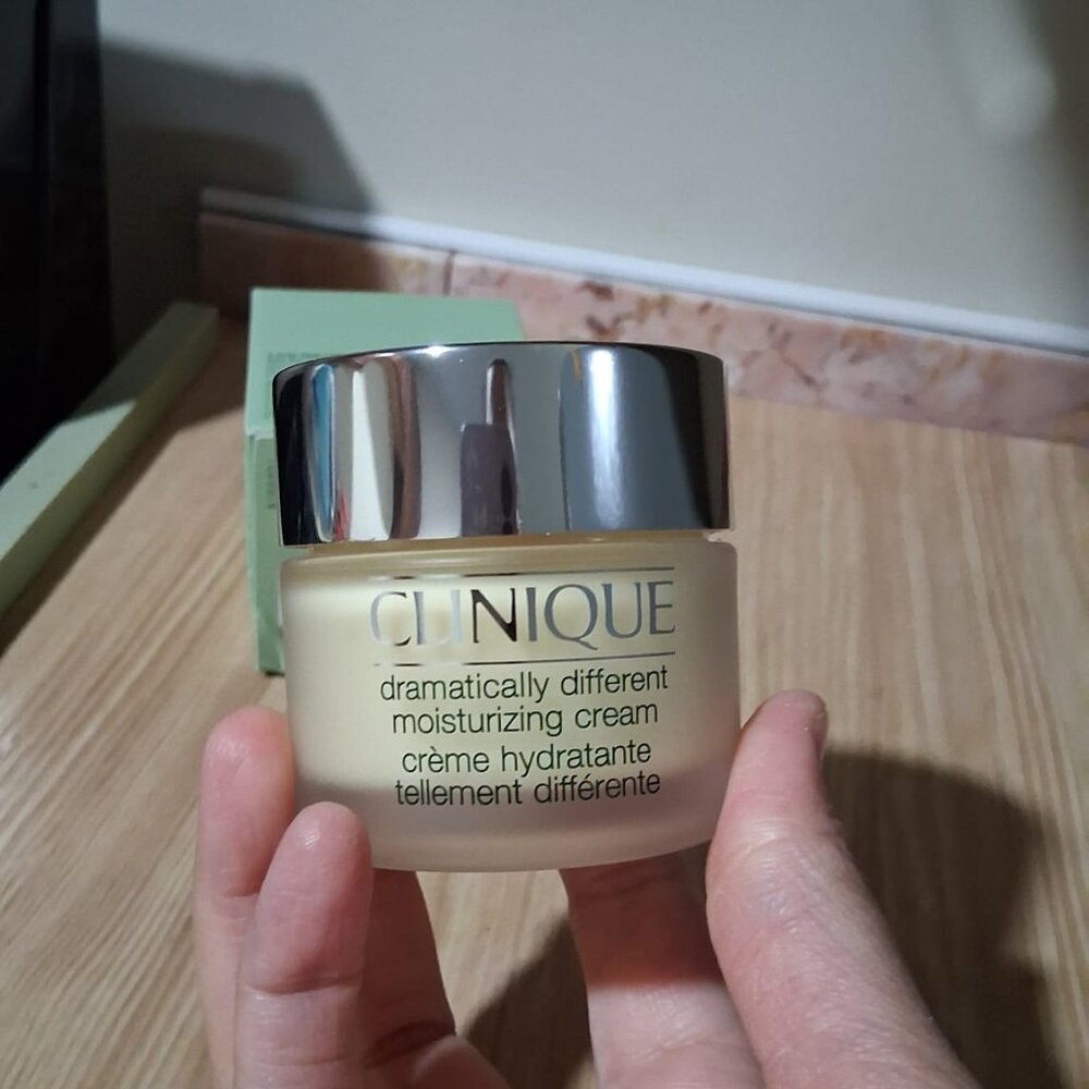 clinique dramatically different moisturizing cream - 1.7oz/50ml
